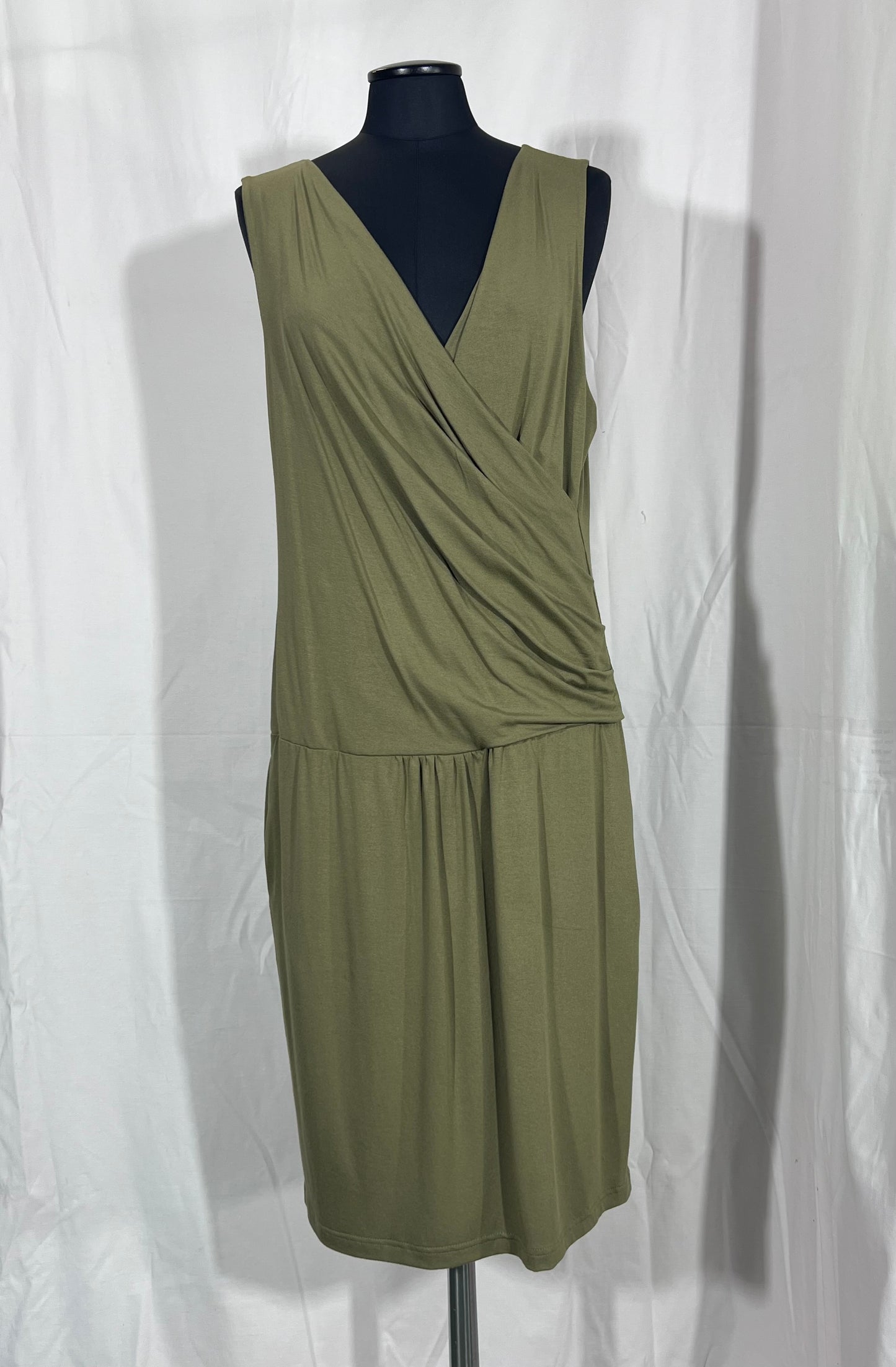 2. Hand Größe M Langes Kleid Olive Grün