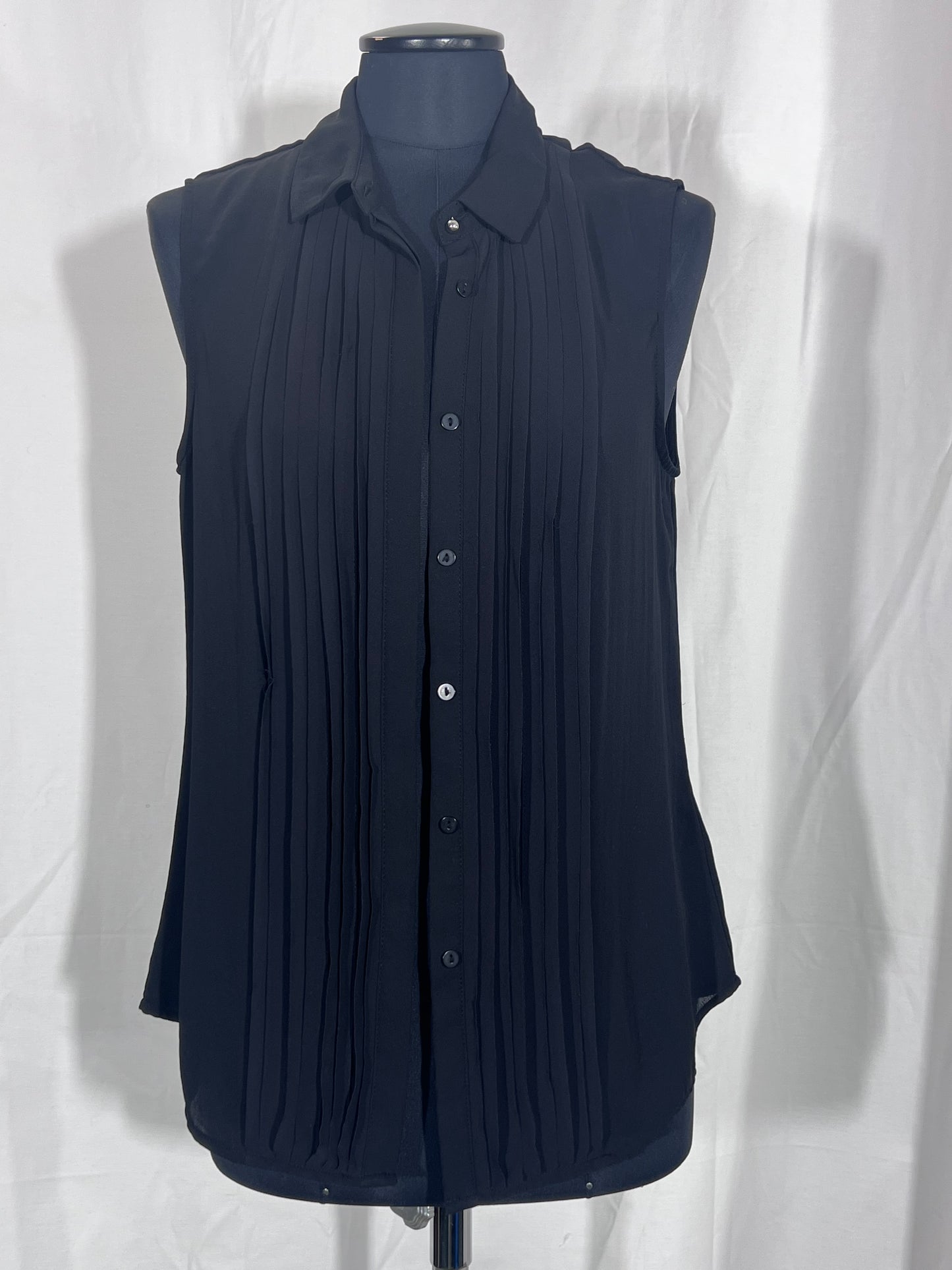 2nd hand size M blouse black with collar sleeveless