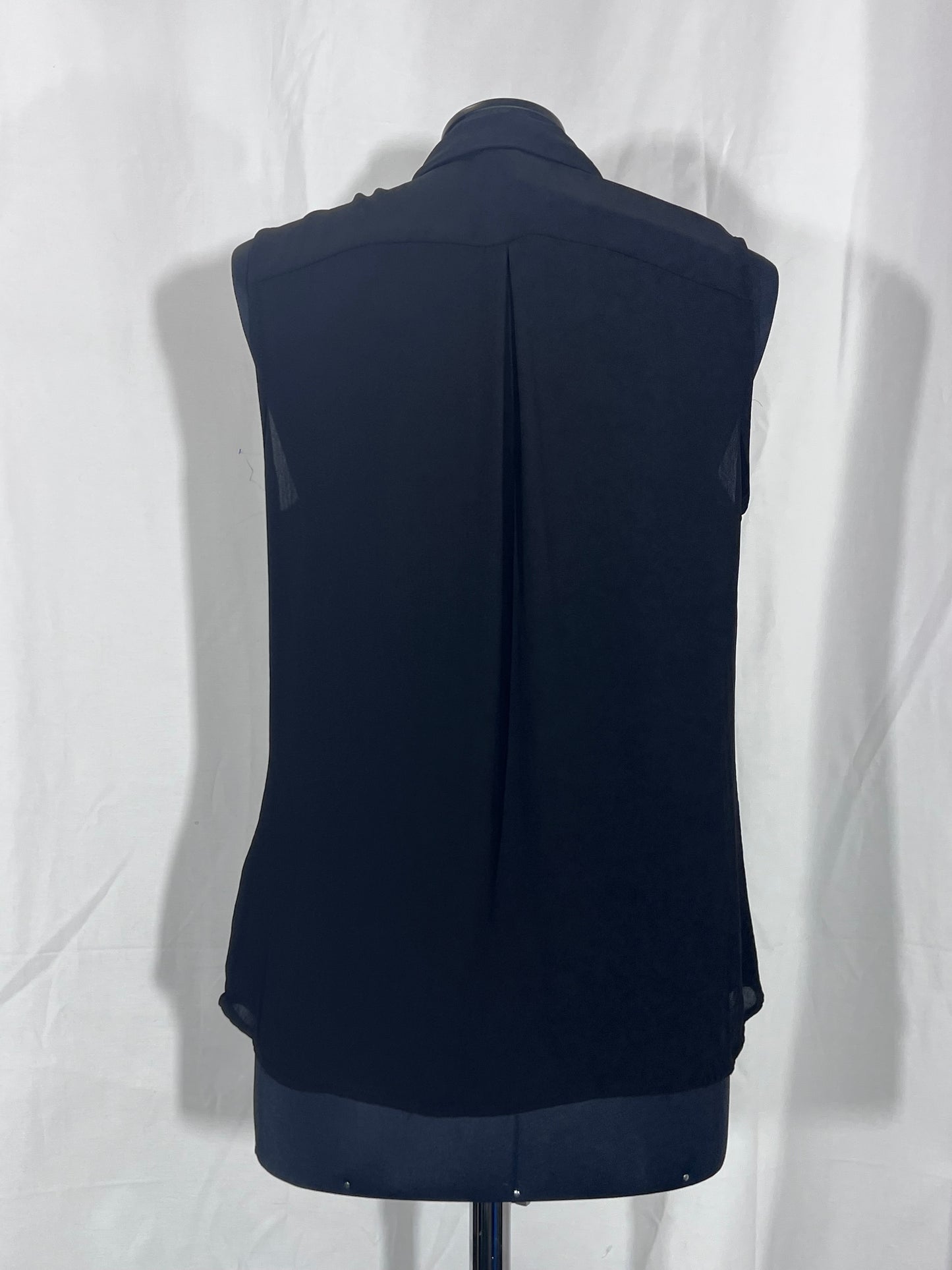 2nd hand size M blouse black with collar sleeveless