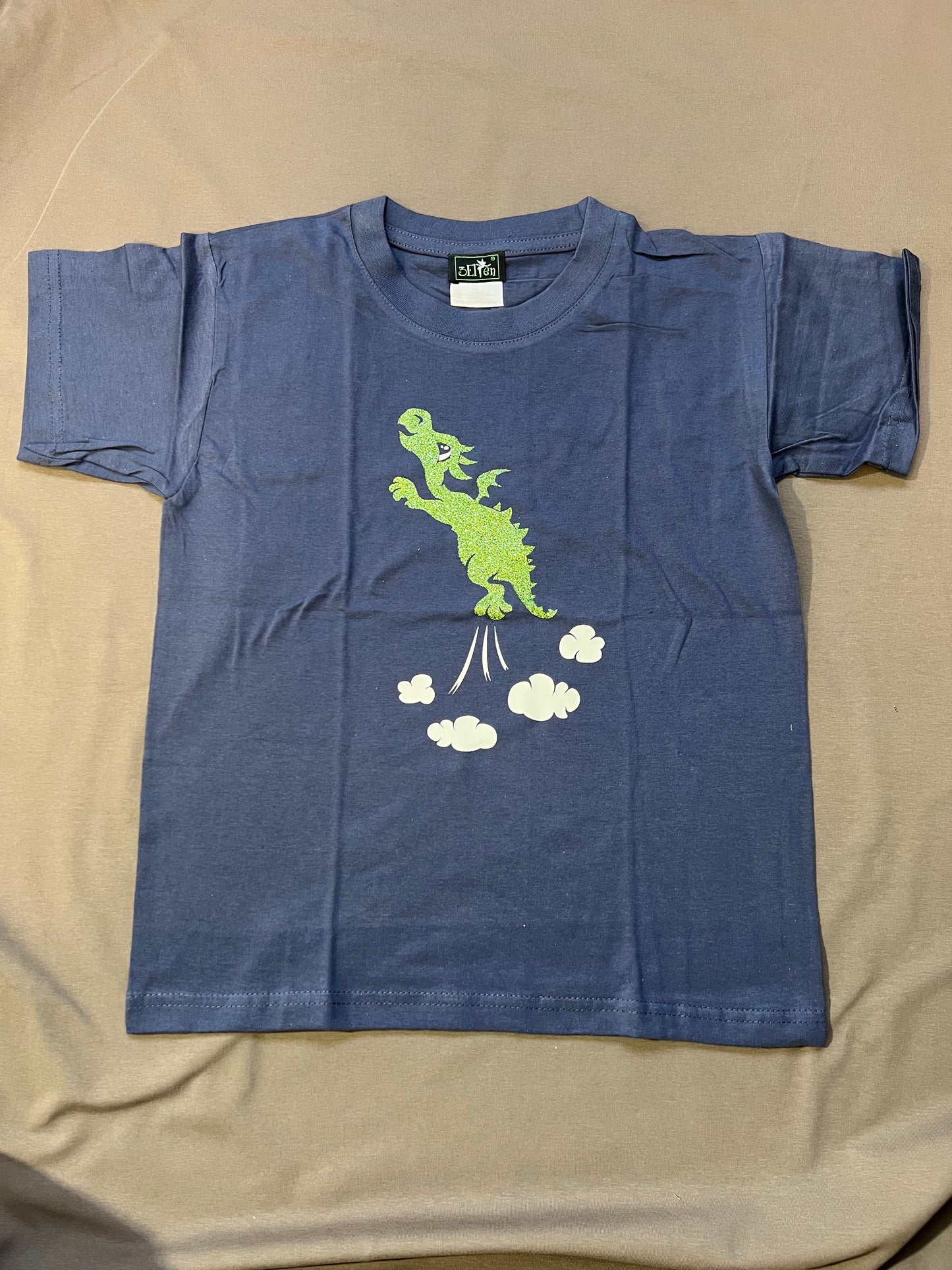 Kinder shirt 7-8 Jahre dunkel blau mit grünem Drachen