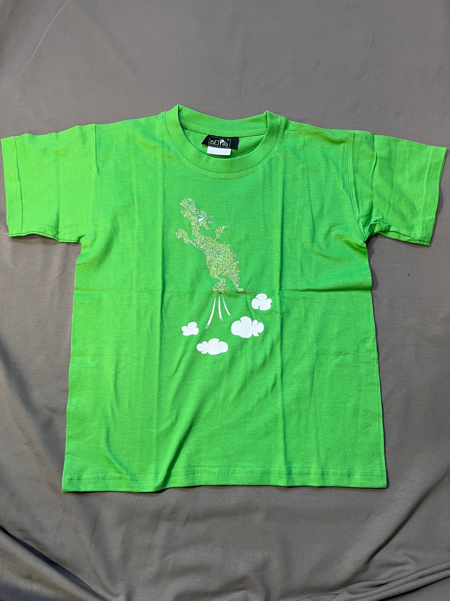 Kinder shirt 7-8 Jahre hell grün mit grünem Drachen